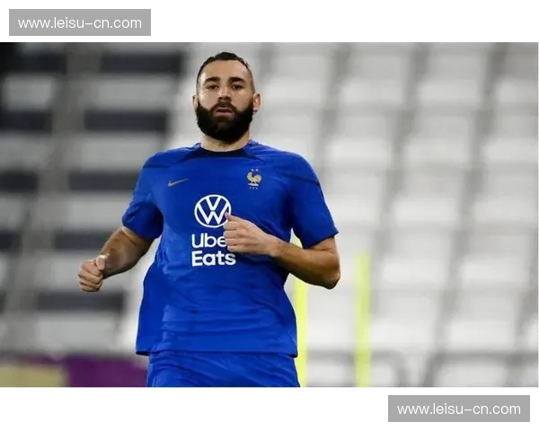 加拿大强化快速反击训练,戴维担任前场支点接应长传